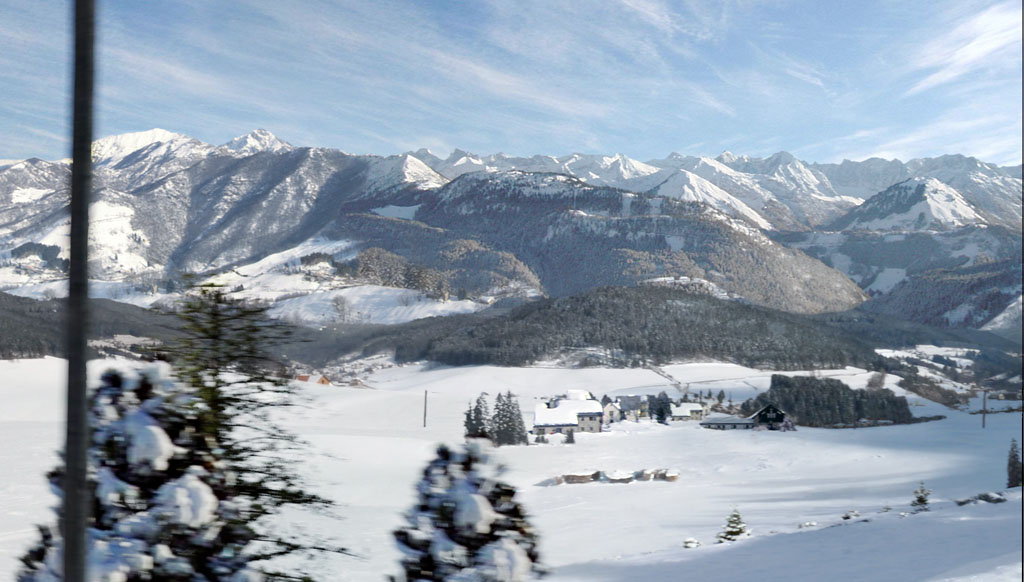 ナイト＆デイの列車場面でWeta Digitalが作った、雪山と手前を流れる木々の車窓風景